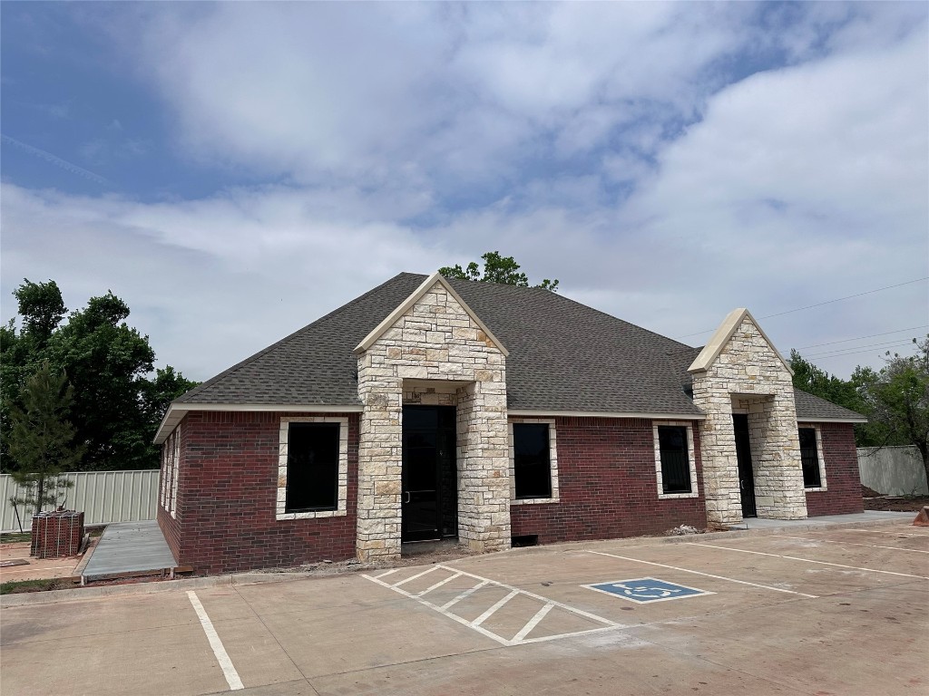 One of the Best Office Locations For Lease In Edmond! This flexible floor plan will allow you to do business your way! 

The space is in white shell, you can choose from 1400 sf to max 2800 sf. Two units, can be divided or be leased as one unit. Two entries, two exit doors.

Each will have inviting entryway that will make a great reception area and quite a statement with its vaulted ceilings. Beautiful and easily maintained wood-look tile floors and recessed lighting throughout this space will make it stand apart. 

Tenants will have 3 to 4 offices, break room, small kitchen, and bathroom.

The breakroom/kitchenette will have a dedicated space for a small-size refrigerator and includes a built-in microwave, sink, and storage. This easy-to-find location is in a popular and attractive part of Edmond. 

Convenient to downtown Edmond, shops, grocery stores, restaurants, banks, and only a few miles to the Turnpike and Broadway extension. Plenty of "pull-up" parking is icing on the cake! Floor plan drawing coming soon! This is a perfect time to customize the floor plan for your need. 
Perfect for Law office, clinic, or any professional office space.