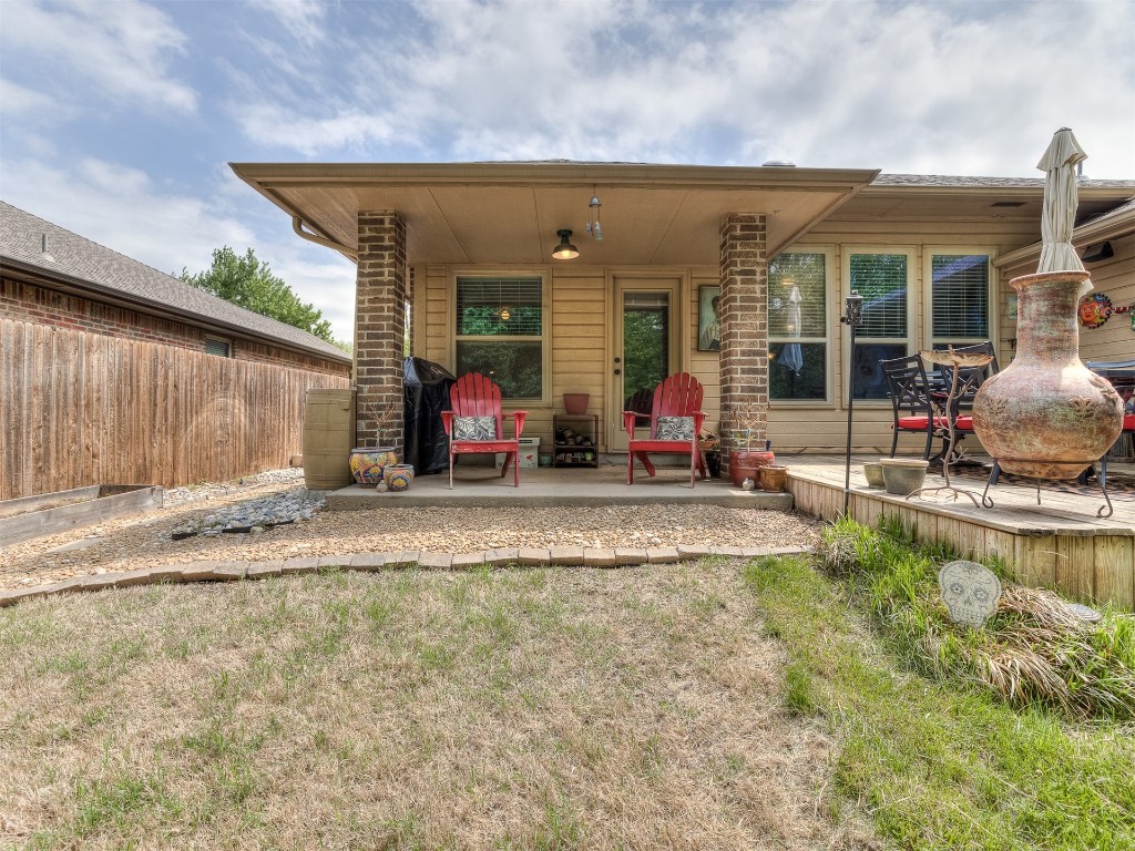 2924 Woodcrest Creek Drive, Norman, OK 73071 rear view of property with a patio