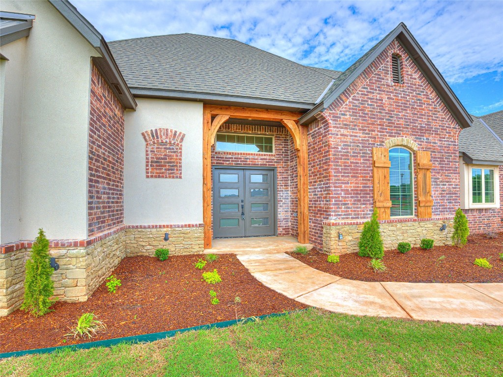 1391 S Kenzie Ct Drive, Mustang, OK 73064 view of entrance to property