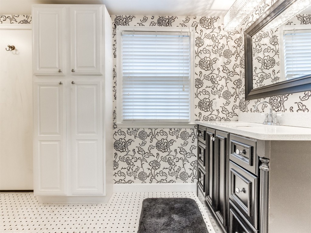 1008 NW 39th Street, Oklahoma City, OK 73118 bathroom featuring vanity
