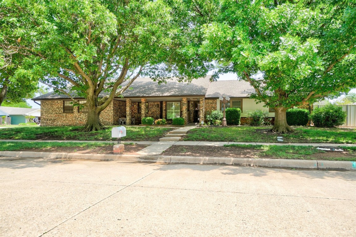 1707 Northcliff Avenue, Norman, OK 73071 view of ranch-style house