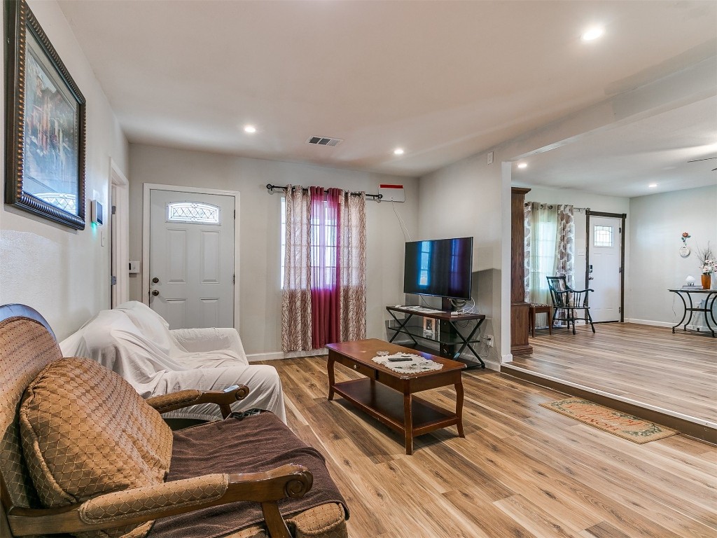 2830 W Georgia Avenue, Chickasha, OK 73018 living room with hardwood / wood-style floors