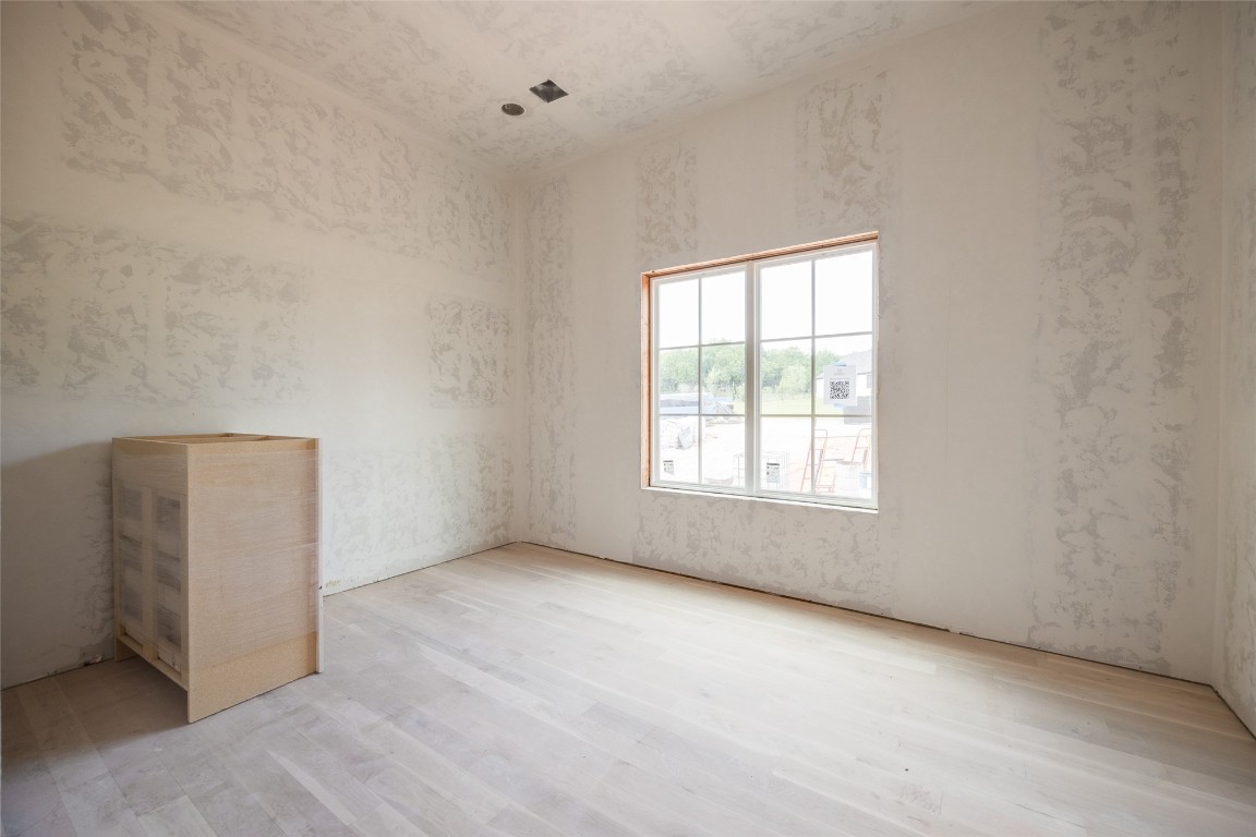 2732 Vineyard Court, Arcadia, OK 73007 empty room with light hardwood / wood-style flooring