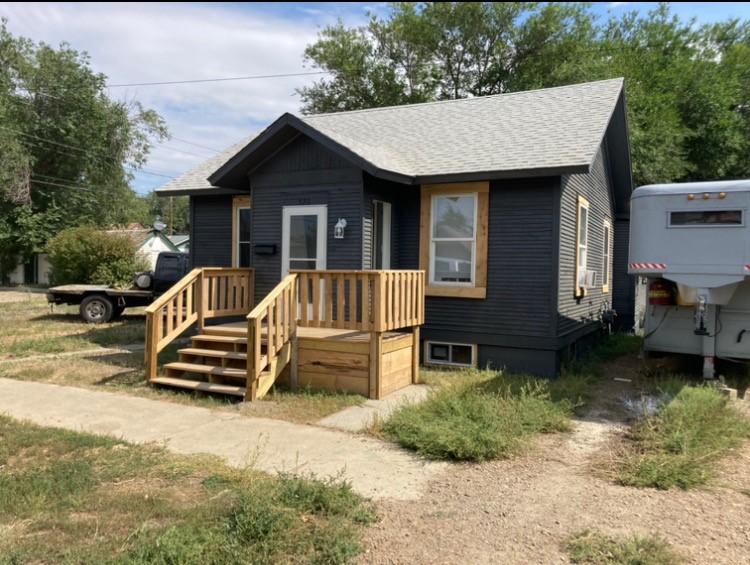 320 3rd Avenue S, Wolf Point, MT 59201