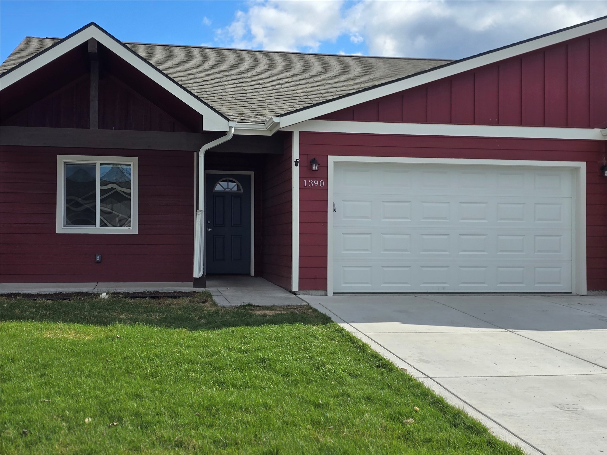 Newer Townhouse close to downtown Kalispell.  This single level 3 bed 2 bath home with open floor plan is move in ready. Fully fenced backyard, front porch, back patio, irrigation and attached garage. Close to Radkin Elementary School and the access to the bypass. Call Jessica Bubar at 406-890-1531 or your real estate professional.