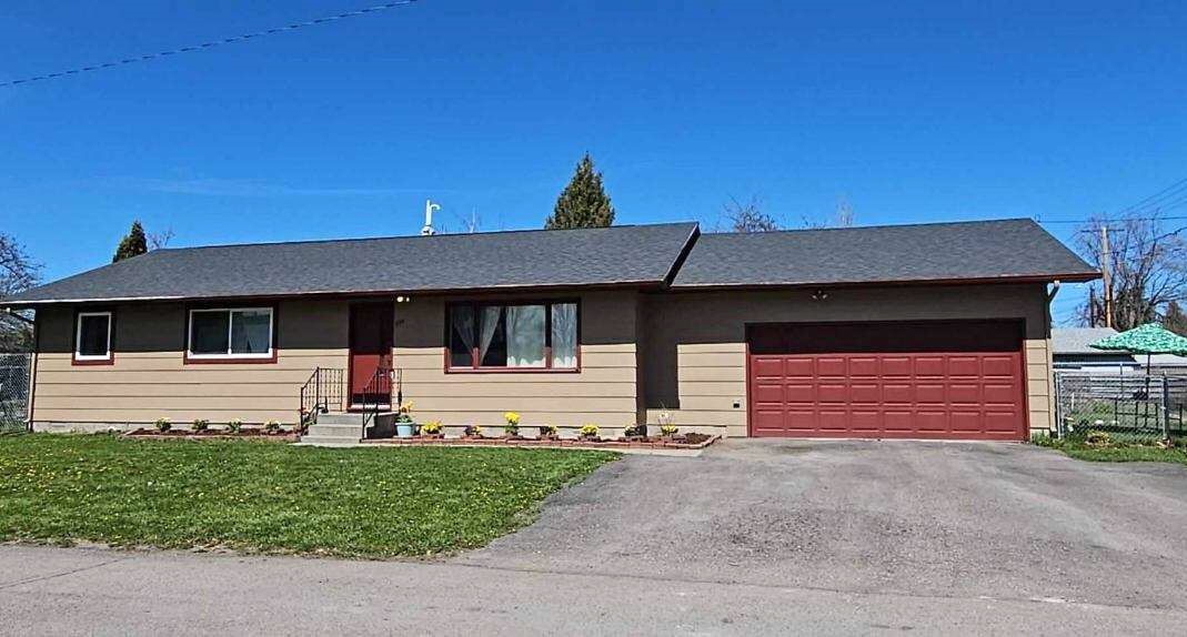 WONDERFUL 3 bedrooms, 2 baths including large fenced yard with attached double car garage & storage shed. This home location is set in the heart of Kalispell, MT.  Close to downtown amenities, local entertainment venues & medical complex.  Don't miss this treasure by the park. Call Debbie Chase 406-499-1213 or your real estate professional.