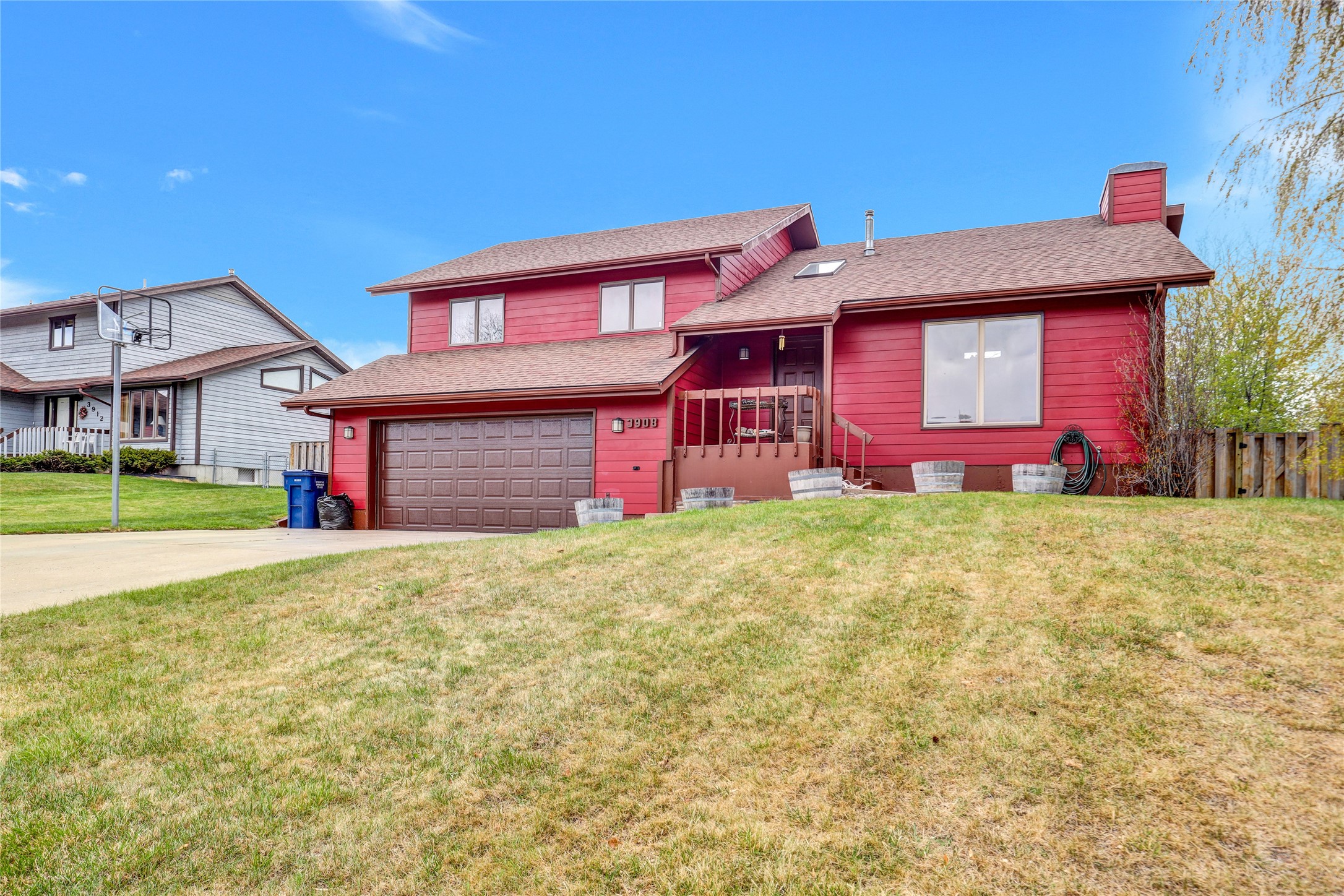 Great Christianson Addition home. 4 beds 3 baths 2 car garage. Central AC, large trex deck over looking the large back yard. Master bedroom and bath, vaulted ceilings, lots of windows for great natural light. Priced to move. Call Jim Dea at 406 231 1830 or your real estate professional for a showing.