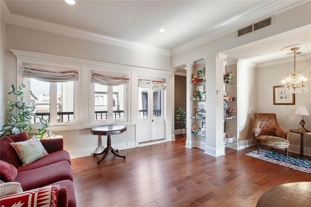 Photo 2 of Condominium at 412 Dauphine St #4B, New Orleans, LA 70112 | MLS# 2319970 |  | Sold on 2021-12-28