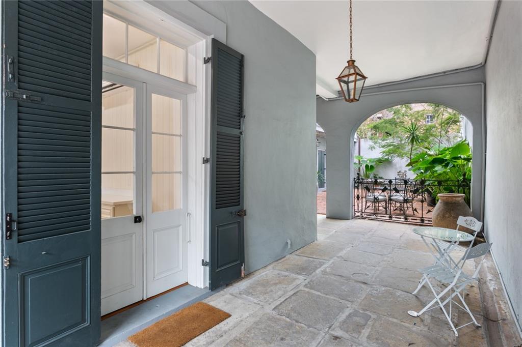 415 Burgundy Street #2A, New Orleans, Louisiana image 30