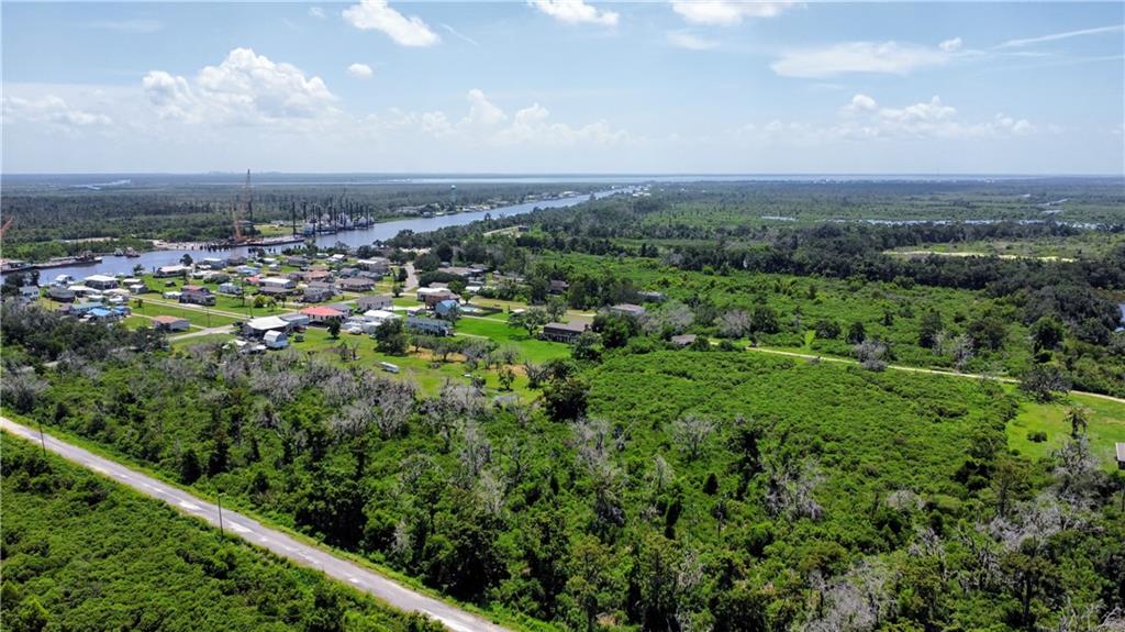 Privateer Boulevard, Barataria, Louisiana image 7