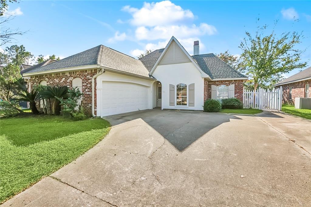 2304 Hunters Trail Drive, Baton Rouge, Louisiana image 3