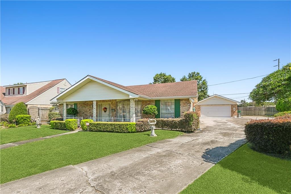 142 E Randall Court, Gretna, Louisiana image 2