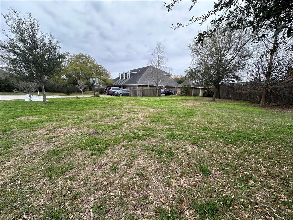 54 Carolyn Court, Arabi, Louisiana image 1