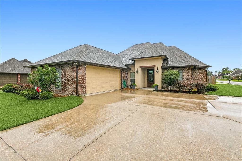 40265 Canora Court, Prairieville, Louisiana image 1