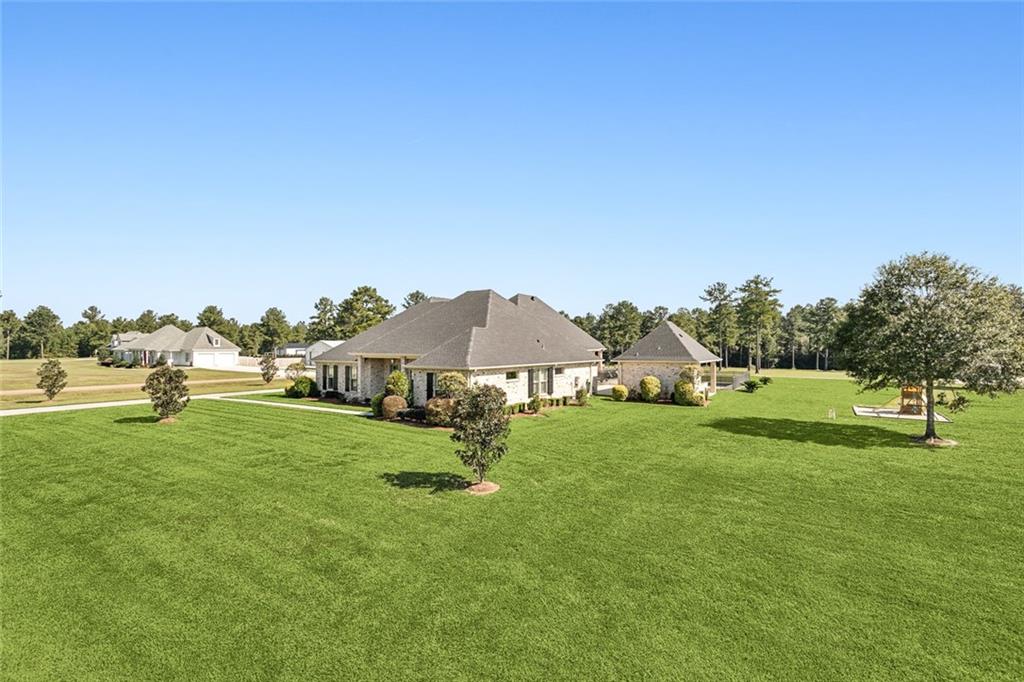 75024 Emerywood Drive, Abita Springs, Louisiana image 2