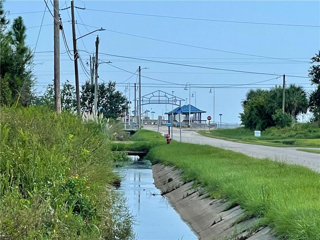 Terrace Avenue, Waveland, Mississippi image 9