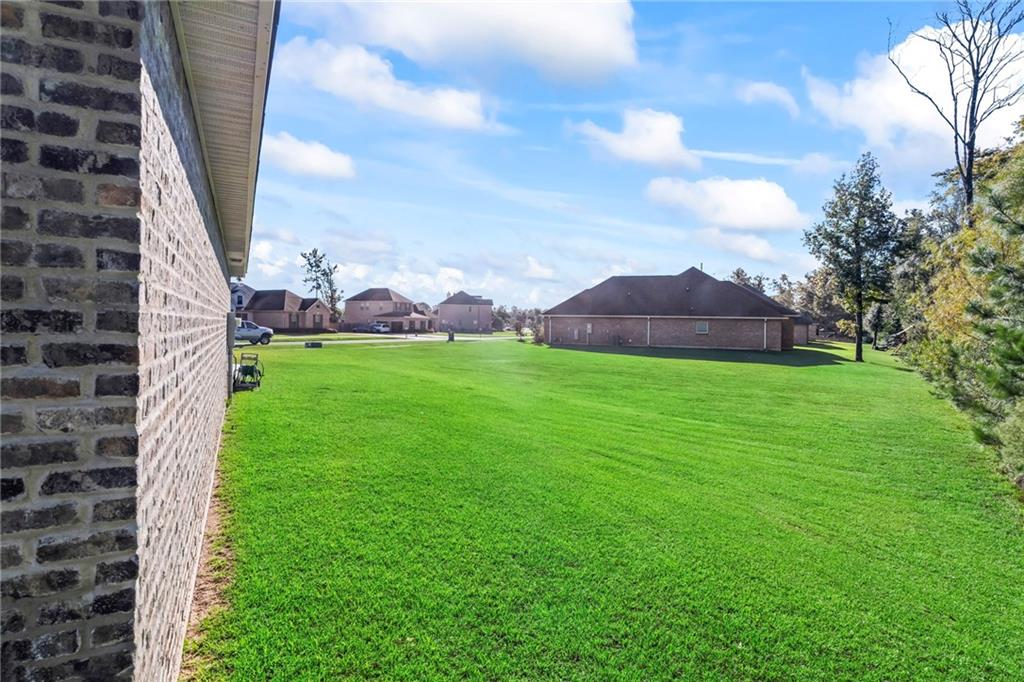 668 Pine Grove Loop, Madisonville, Louisiana image 32