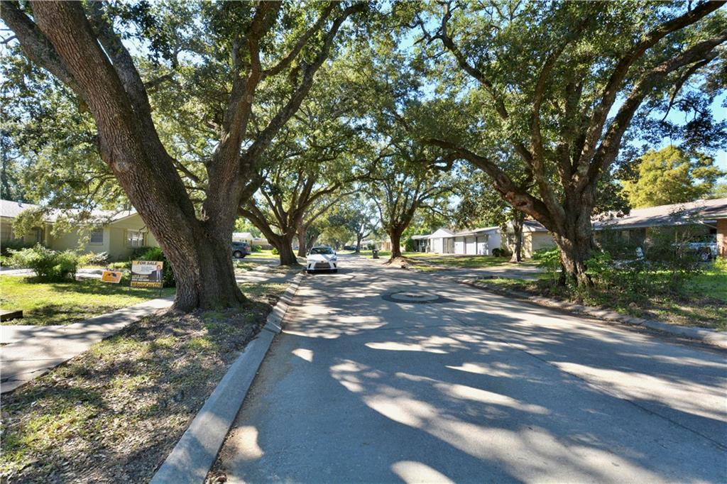 6131 Stratford Place, New Orleans, Louisiana image 35