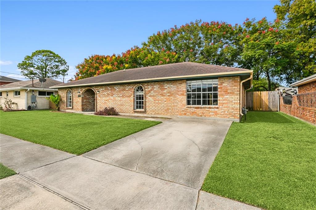 2100 Pelitere Drive, Chalmette, Louisiana image 2