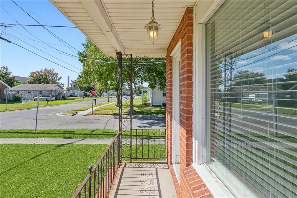 201 E Damour Street, Chalmette, Louisiana image 3