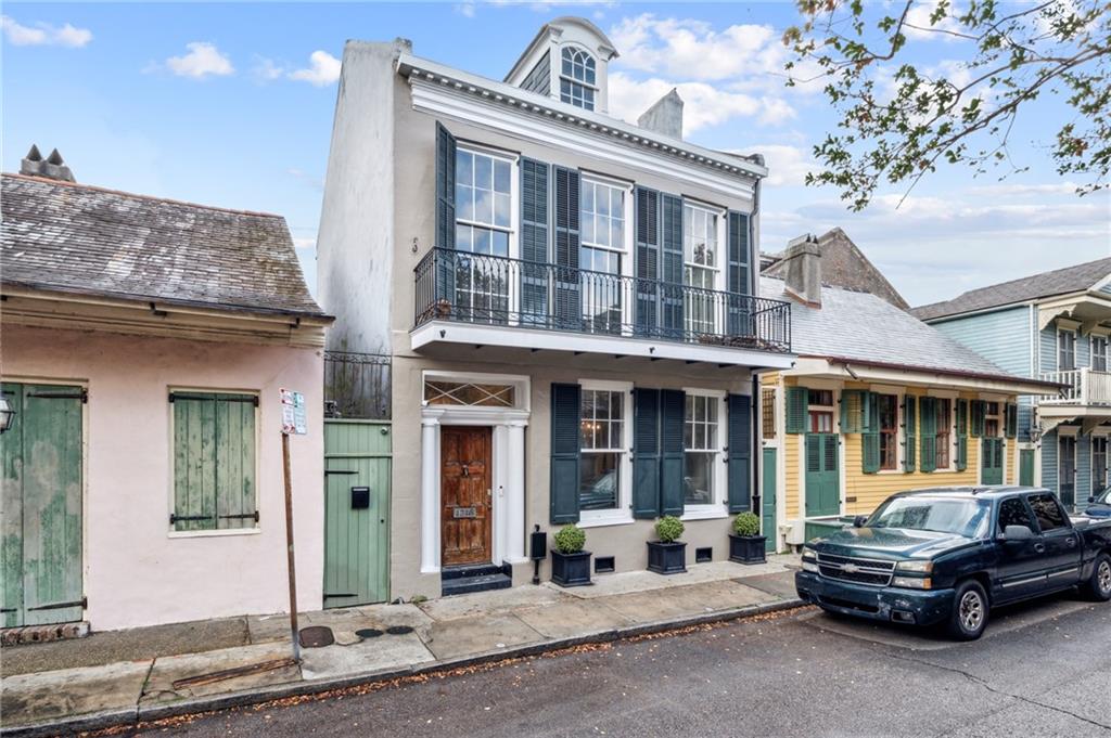 1216 Burgundy Street, New Orleans, Louisiana image 2