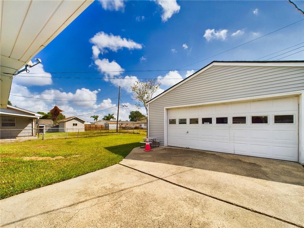 2120 S Butterfly Circle, Terrytown, Louisiana image 13