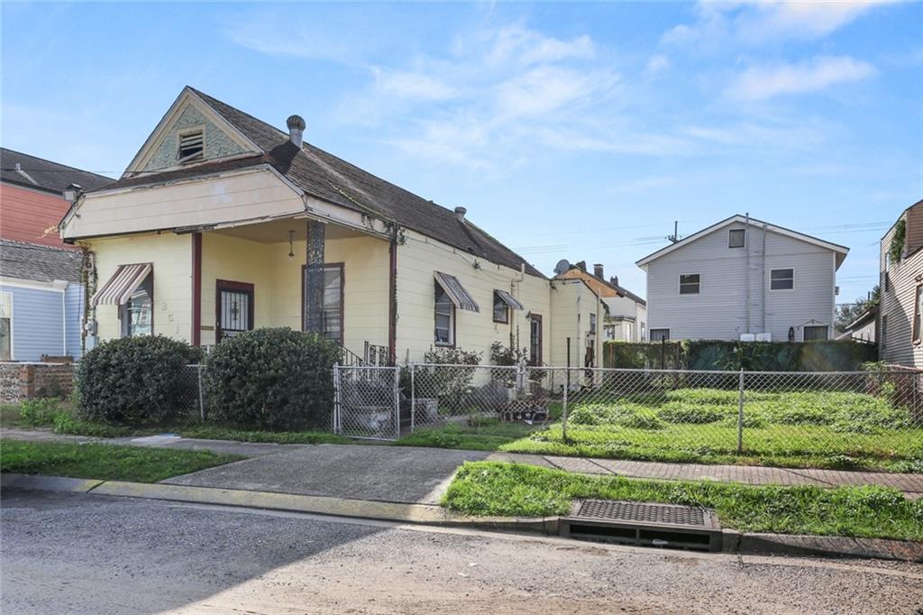 2516 Delachaise Street, New Orleans, Louisiana image 1