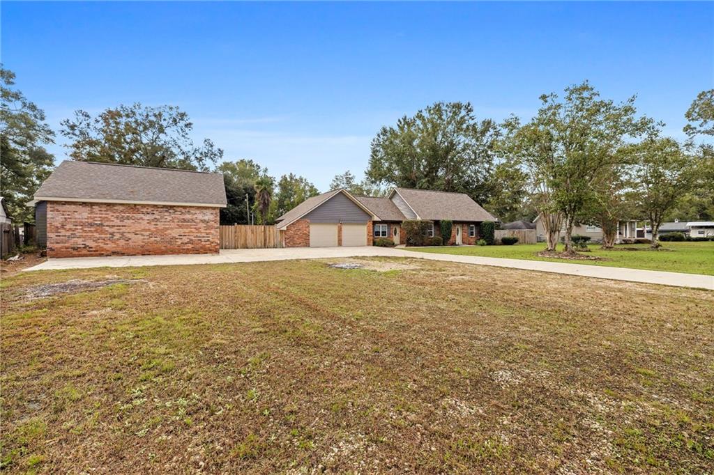 42761 Robinwood Drive, Hammond, Louisiana image 2