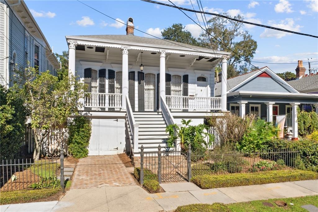 3713 Carondelet Street, New Orleans, Louisiana image 2