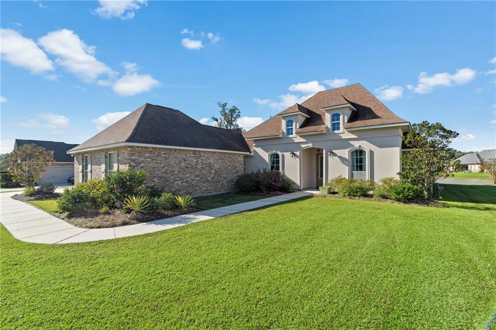 262 Saw Grass Loop, Covington, Louisiana image 1