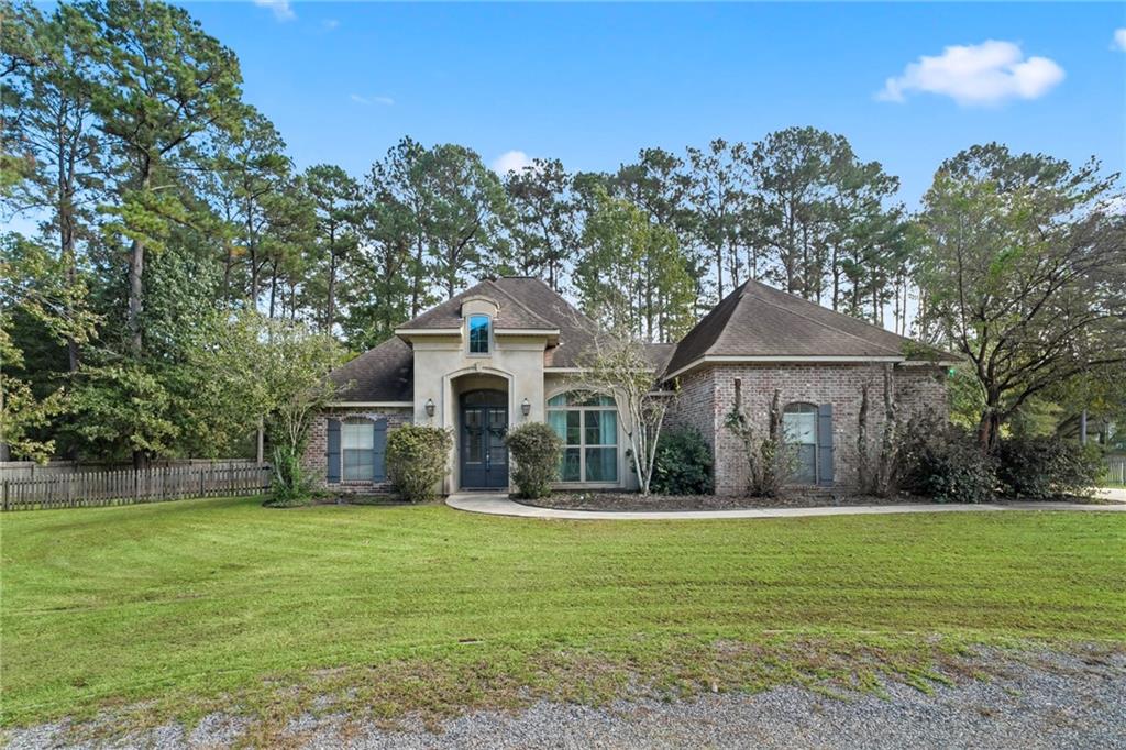 424 Secluded Grove Loop, Madisonville, Louisiana image 2