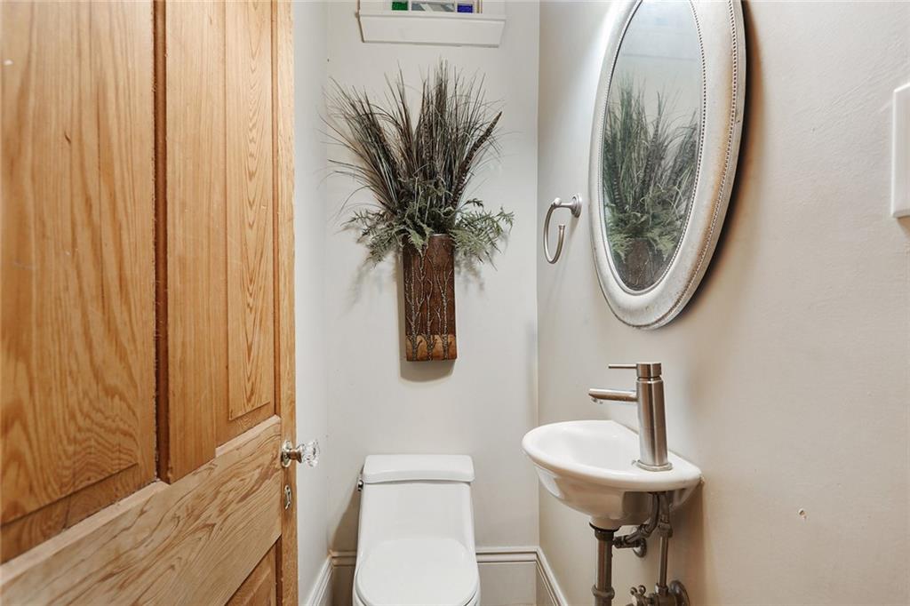 1015 Saint Louis Street, New Orleans, Louisiana image 6