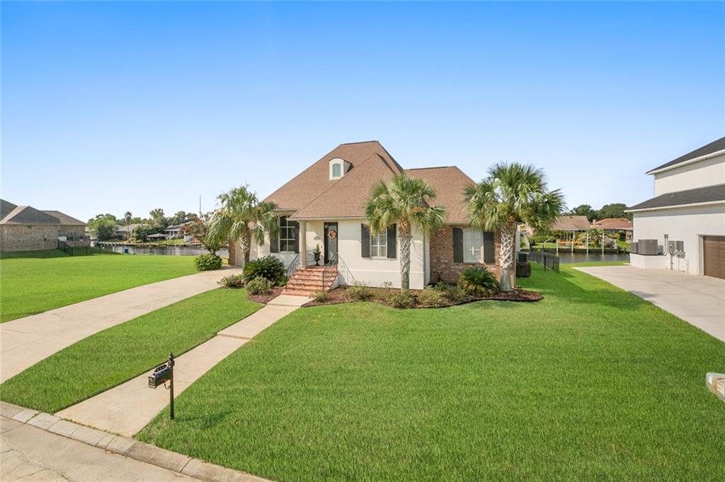 444 San Cristobal Court, Slidell, Louisiana image 1