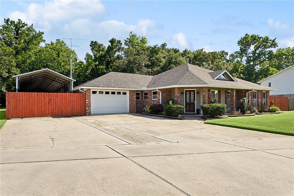 3 South Lake Court, Violet, Louisiana image 1