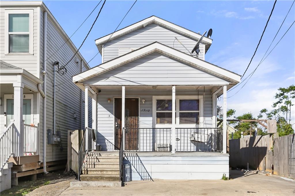 1910 B Charbonnet Street, New Orleans, Louisiana image 1