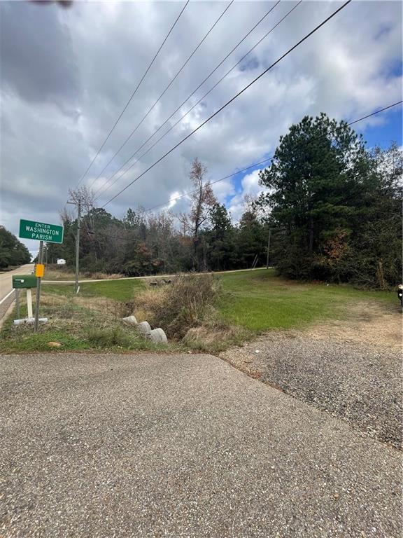 Highway 450, Folsom, Louisiana image 2