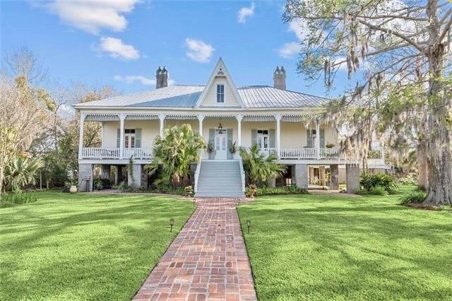 2407 Lakeshore Drive, Mandeville, Louisiana image 1