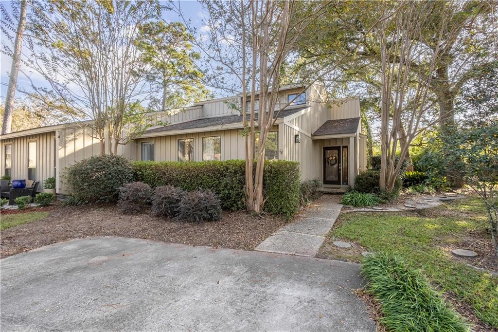 120 Hampton Court #311, Mandeville, Louisiana image 1