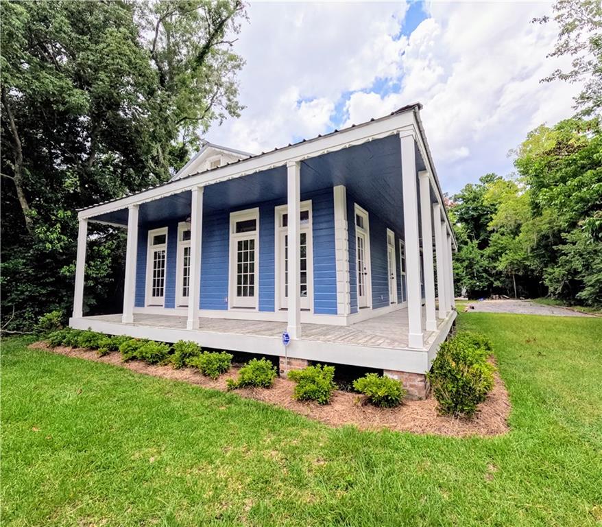 102 Covington Street, Madisonville, Louisiana image 1