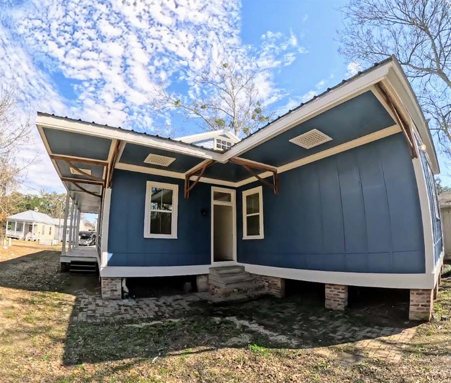 102 Covington Street, Madisonville, Louisiana image 3