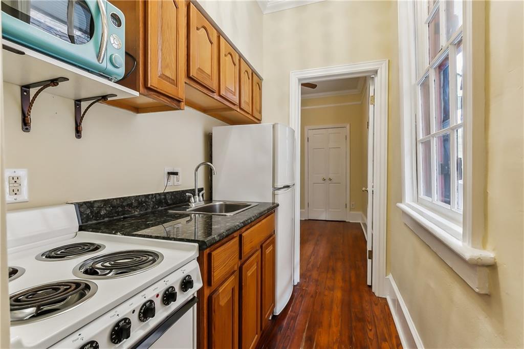827 Burgundy Street #D, New Orleans, Louisiana image 4