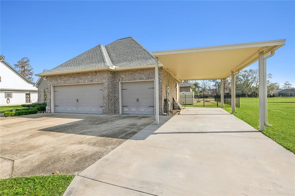 202 Villere Drive, Destrehan, Louisiana image 2