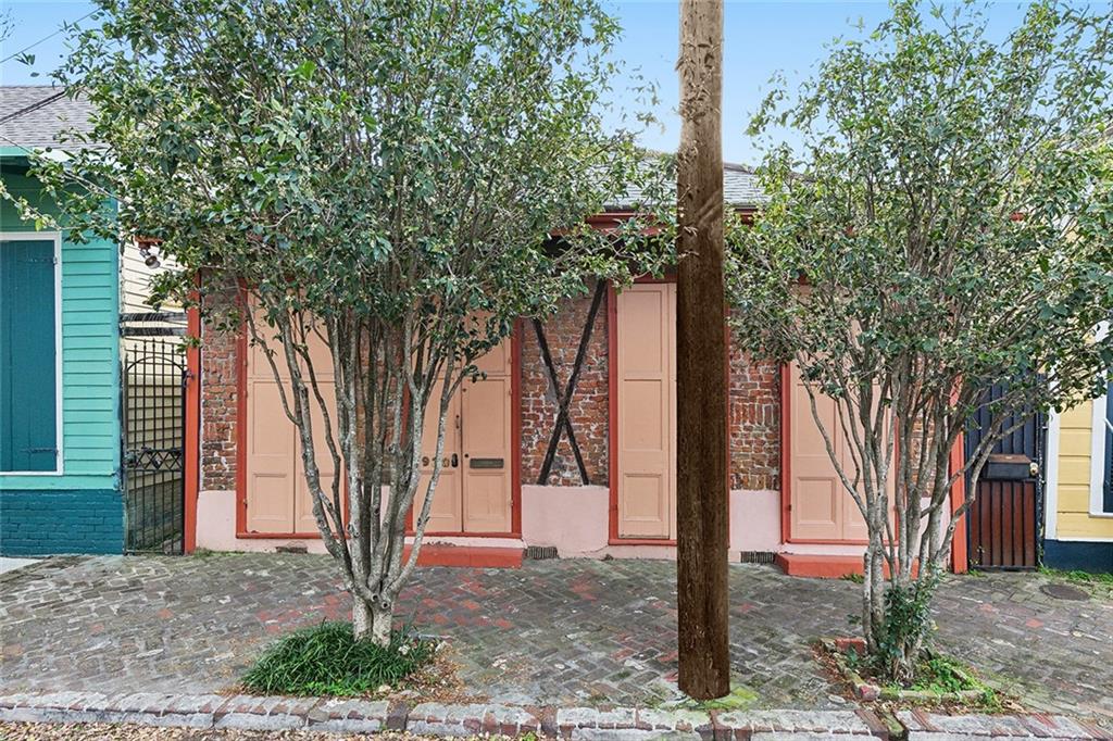 930 Kerlerec Street, New Orleans, Louisiana image 2