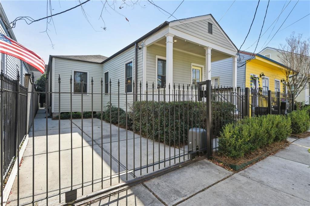 2308 Annunciation Street, New Orleans, Louisiana image 2