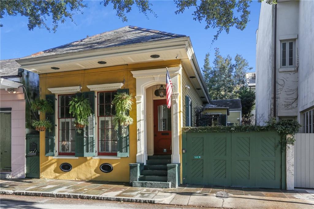 1226 Dauphine Street, New Orleans, Louisiana image 2