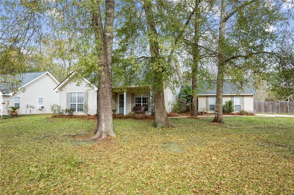 220 Heather Drive, Mandeville, Louisiana image 2