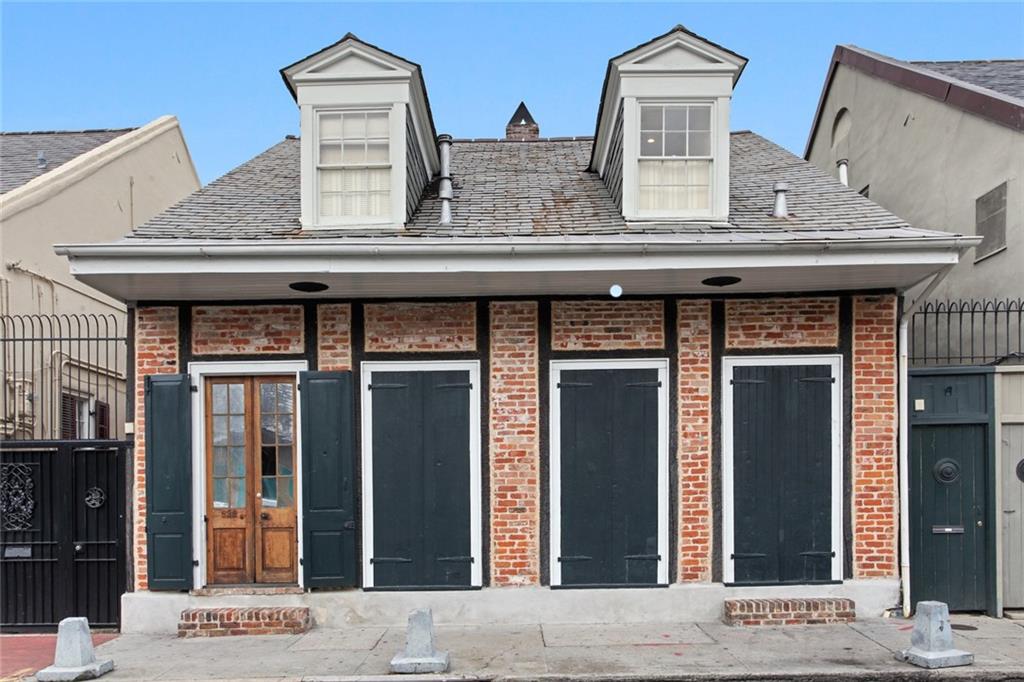 539 Burgundy Street, New Orleans, Louisiana image 2