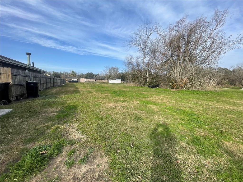 2912 Riverbend Drive, Violet, Louisiana image 9