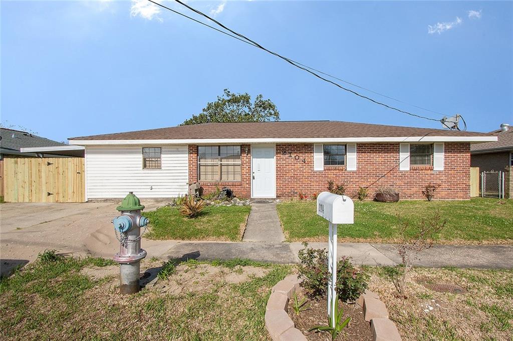 2104 Lena Drive, Chalmette, Louisiana image 1