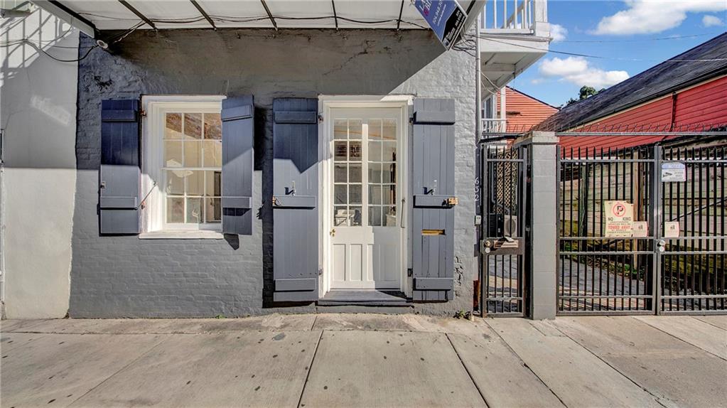 632 Burgundy Street, New Orleans, Louisiana image 2